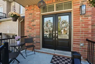 165 Douglas Kemp Crescent, Clarington, On L1c 7e4
