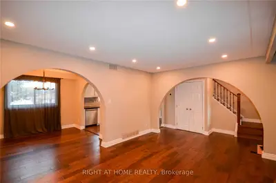 11 Kinnison Court, Ajax, On L1s 1k5