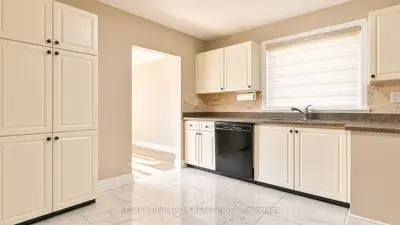 26 Nuffield Drive Upper, Toronto, On M1e 1h4