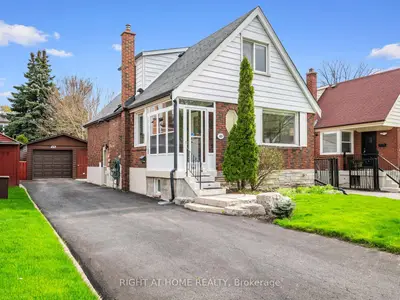 49 Amsterdam Avenue, Toronto, On M4b 2b9