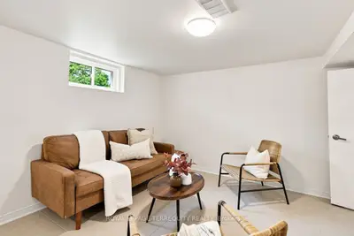 172 Central Park Boulevard S, Oshawa, On L1h 5w7