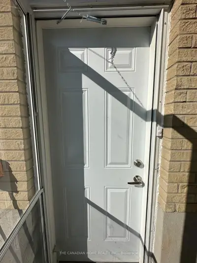 537 Oakwood Avenue, Oshawa, On L1g 2r1