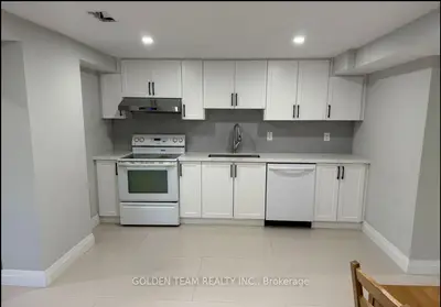 11 Garden Park Avenue Lower, Toronto, On M1s 1z8