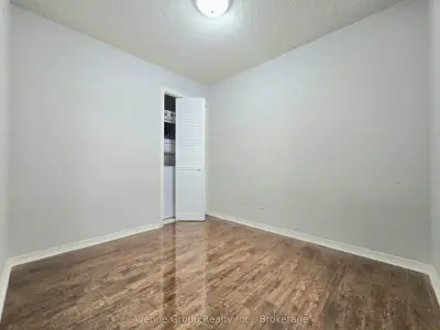 684 Warden Avenue Room 3 - #314, Toronto, On M1l 4w4
