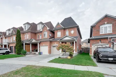 33 Neill Avenue, Whitby, On L1r 3n4