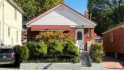 1159 Woodbine Avenue, Toronto, On M4c 4c6