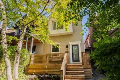 9 Prust Avenue, Toronto, On M4l 2m7