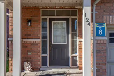 124 Kenneth Hobbs Avenue, Whitby, On L1r 0j3