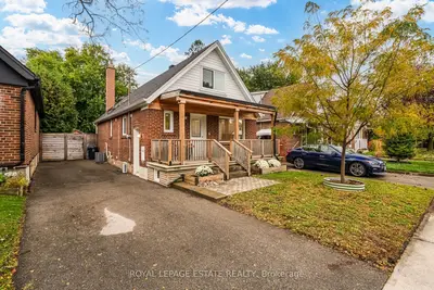 12 Norlong Boulevard, Toronto, On M4c 3w6