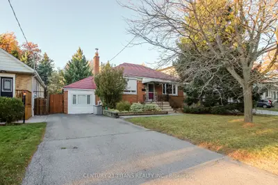 172 Phyllis Avenue, Toronto, On M1m 1y8