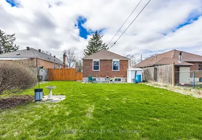 733 Pharmacy Avenue, Toronto, On M1l 3j4