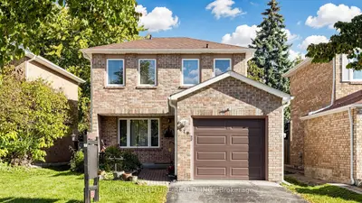 679 Foxwood Trail, Pickering, On L1v 3y1