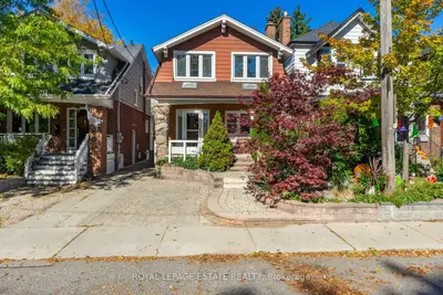 34 Bracken Avenue, Toronto, On M4e 1n5