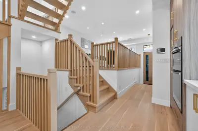 223 Queensdale Avenue, Toronto, On M4c 2b1