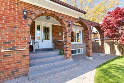 42 Berkham Road, Toronto, On M1h 2t4