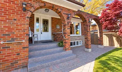 42 Berkham Road, Toronto, On M1h 2t4