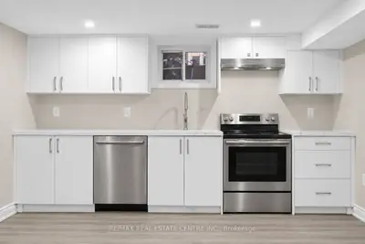 14 Flora Drive Lower, Toronto, On M1p 1a3