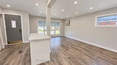 65 Miramar Crescent Main, Toronto, On M1j 1r5