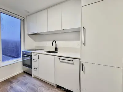 377 Broadview Avenue 206, Toronto, On M4k 2m7