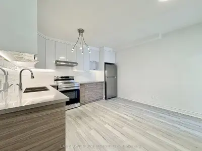 373 Broadview Avenue 7, Toronto, On M4k 2m7