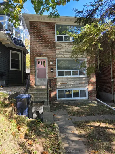 89 Spruce Hill Road, Toronto, On M4e 3g5
