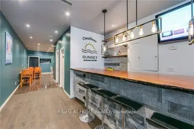 753a Queen Street E, Toronto, On M4m 1h2