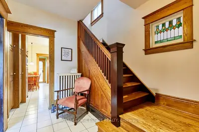 26 Bingham Avenue, Toronto, On M4e 3p9