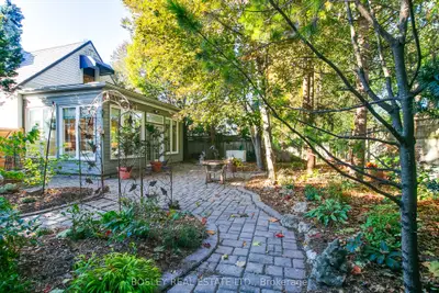 20 Clairlea Crescent, Toronto, On M1l 1z5