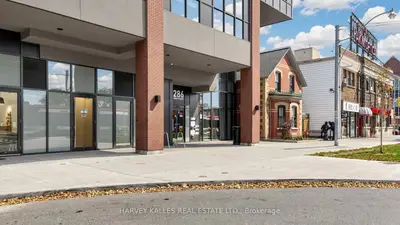 286 Main Street 206, Toronto, On M4c 4x4