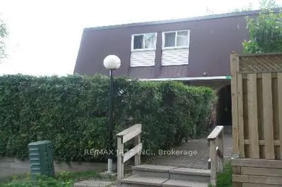1331 Mary Street N 2, Oshawa, On L1g 6z2