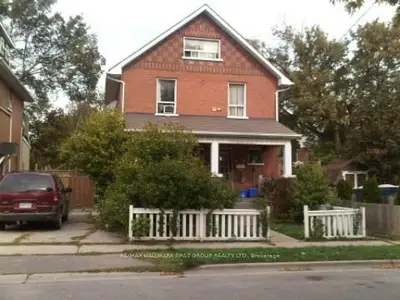 160 Agnes Street, Oshawa, On L1g 1v4