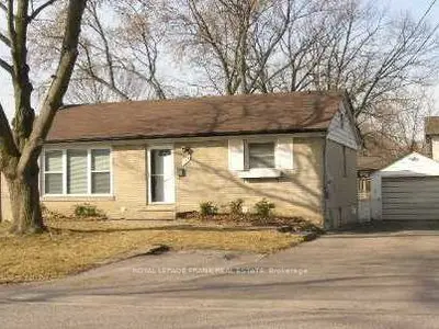 120 Wellington Street Bsmt, Whitby, On L1n 5l6