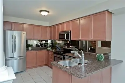 12 Brookstream Court, Whitby, ON L1R 0J6