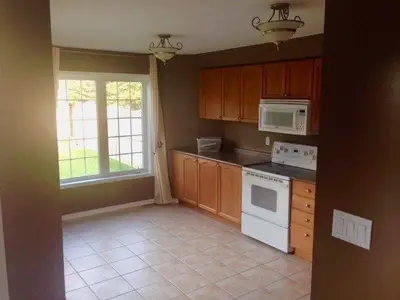 25 Blanchard Court, Whitby, ON L1M 1H5