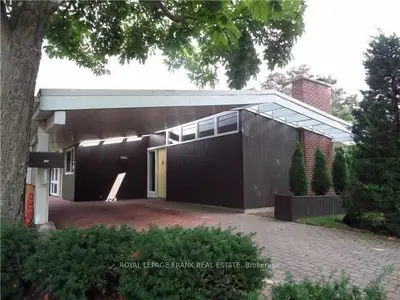 205 Reynolds Street, Whitby, On L1n 3w8