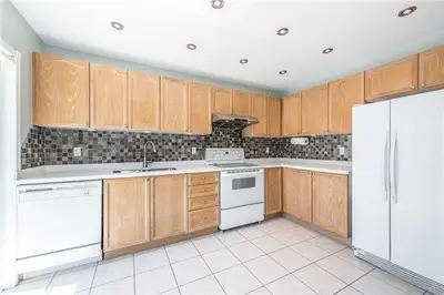 66 Wessex Drive, Whitby, ON L1M 2C2