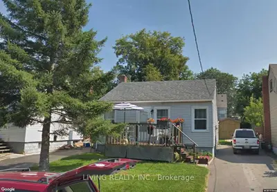 207 James Street, Oshawa, ON L1H 4Y4