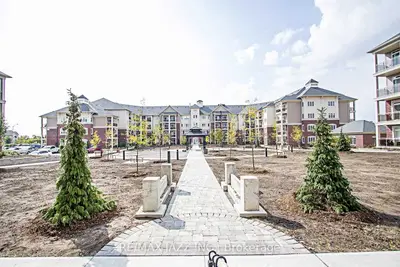 80 Aspen Springs Drive 407, Clarington, ON L1C 4Y2