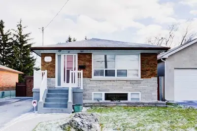 83 Sherwood Avenue, Toronto E04, ON M1R 1N7