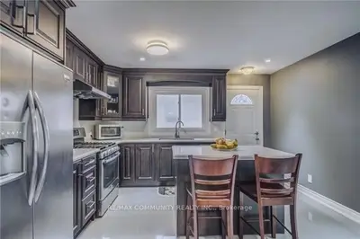 6 Furlong Court, Toronto E09, ON M1J 1Y8