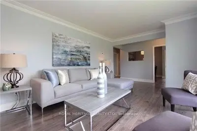 407 Elizabeth Main Floor Street, Oshawa, ON L1J 5S9