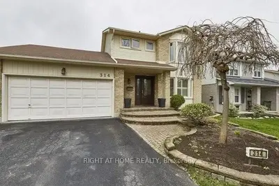 314 AZTEC Drive, Oshawa, ON L1J 7T4