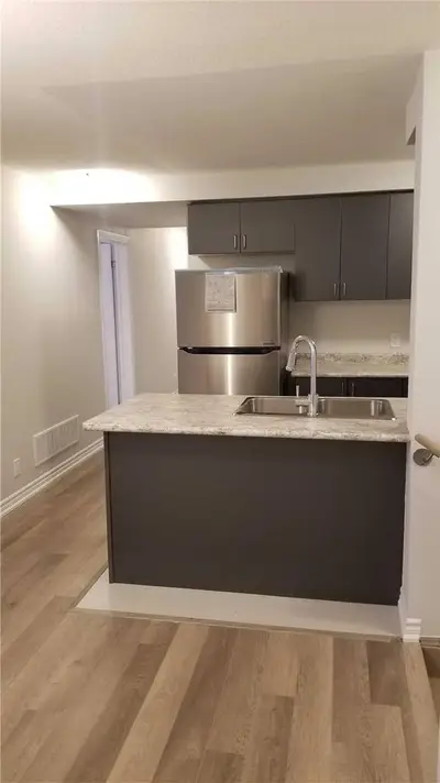 2500 Hill Rise Court 6, Oshawa, ON L1L 0M6