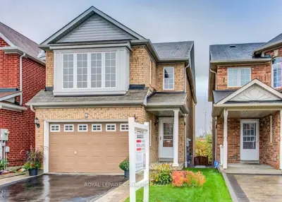 9 Angier Crescent, Ajax, ON L1S 7R6