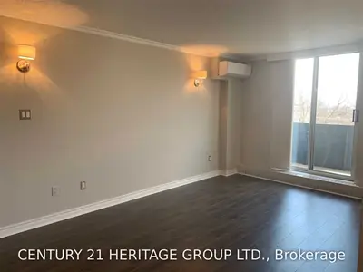 1071 Woodbine Avenue 301, Toronto E03, ON M4C 4C2