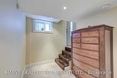 23 Woodland Park Road Lower, Toronto E06, ON M1N 2X5