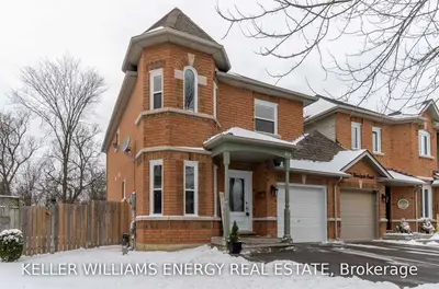 1828 Woodgate Court, Oshawa, ON L1G 7Z1