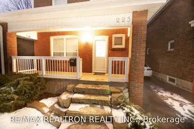 225 Clarke Street, Oshawa, On L1h 5g2