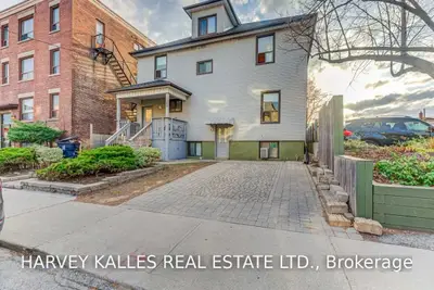 798 Carlaw Avenue, Toronto E03, ON M4K 3L2
