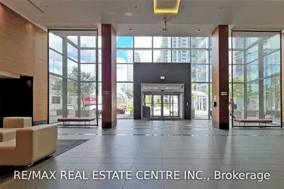 135 Village Green Square 3217, Toronto E07, ON M1S 0G4